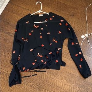 ARITZIA WILFRED BLACK FLORAL WRAP TOP